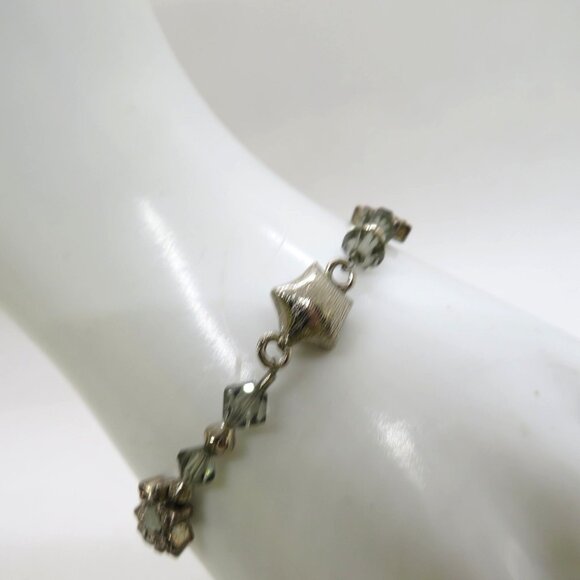 Floral Bracelet Silver Tone Gray Crystal Bead Star Accents Magnetic Closure - Picture 14 of 14
